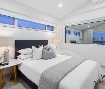 Ultra-Modern Residence - Photo 6