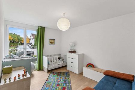 Moderne und lichtdurchflutete 4.5-Zimmer-Wohnung mit Gartenfläche - Photo 2