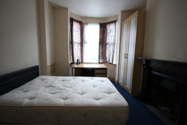 4 bedroom terraced house to rent - Photo 1