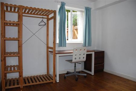 5 bedroom semi-detached house to rent - Photo 4