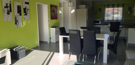 Location maison récente 4 pièces 79 m² à Villefranche-de-Rouergue (12200) - Photo 2