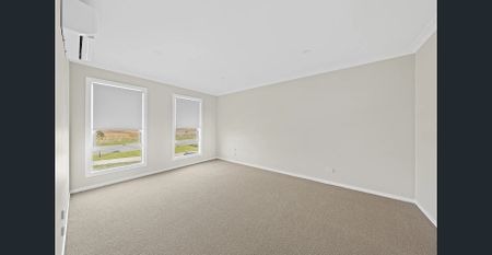 12 Pewter Walk, Clyde North, Vic 3978 - Photo 4