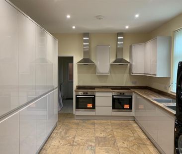 1 bedroom in a house share to rent - Photo 3