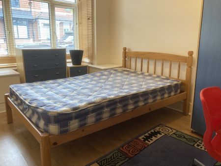 6 bedroom house to rent - Photo 4