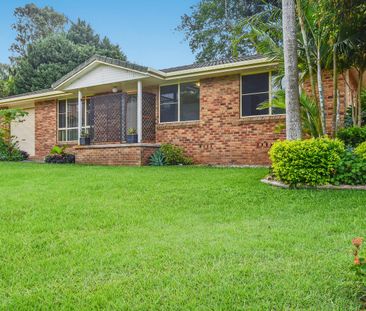 Charming Family Home with Spacious Yard - Photo 4