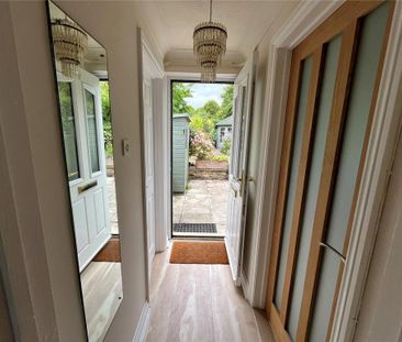 3 bedroom end of terrace house to rent - Photo 2