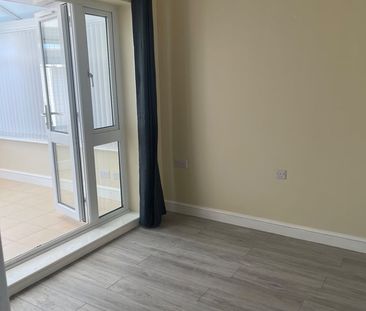 6 Bed Semi-Detached House, Stratford Road, LU4 - Photo 5