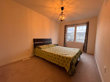 For Lease - 332 Song Sparrow Street, Barrhaven, Ontario - Photo 3