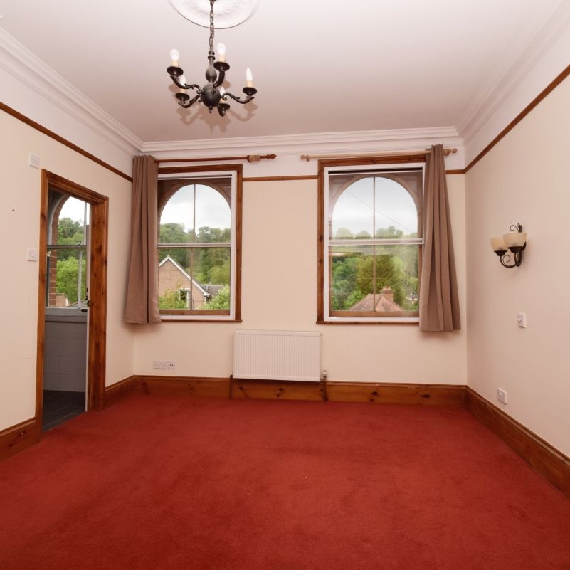 5 bedroom semi-detached house to rent - Photo 1