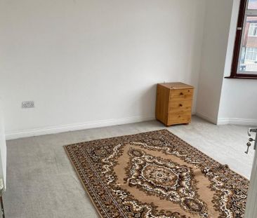 4 bedroom terraced house to rent - Photo 2