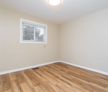 For Lease - 1370 Roylen Road, Oakville, Ontario - Photo 3