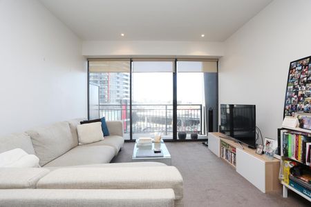 811/80 Clarendon Street, Southbank VIC 3006 - Photo 2