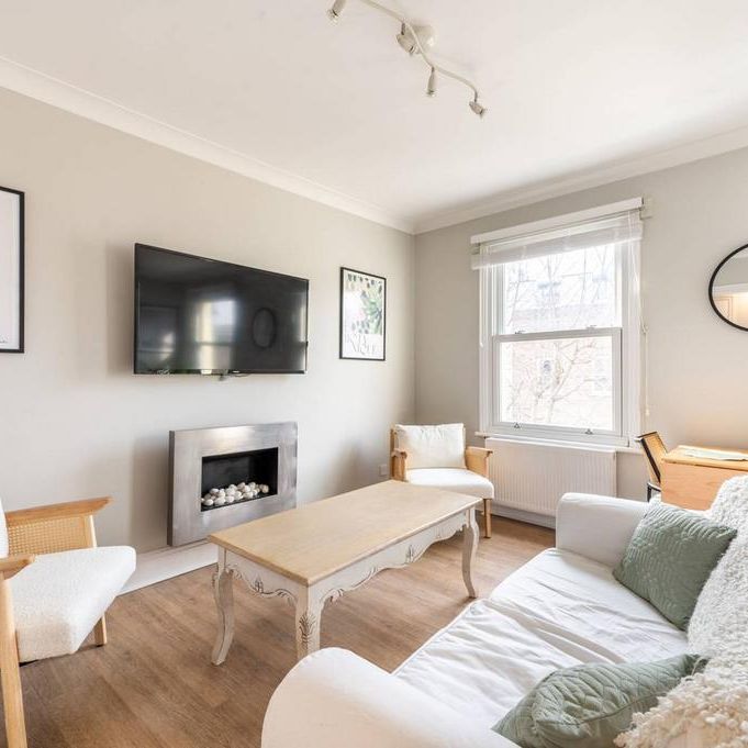 2 bedroom flat to rent - Photo 1