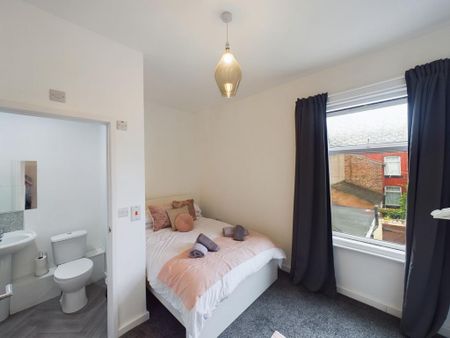 4 bedroom house of multiple occupation to rent - Photo 3