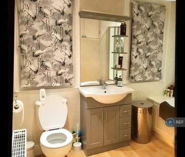 1 bedroom in a house share to rent - Photo 5