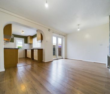 3 bedroom semi-detached house to rent - Photo 5