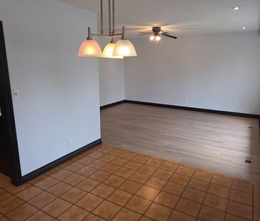 For Lease - 26 Murchison Crescent, Toronto, Ontario - Photo 3