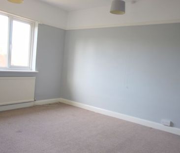 Glenfield Road, Banstead - Photo 3