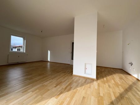Helle 3-Zimmer Wohnung mit Loggia und Balkon - Photo 4