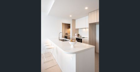 Luxury Riverfront 2 bedroom plus multi purpose room apartment - Photo 4