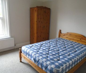 5 bedroom semi-detached house to rent - Photo 4