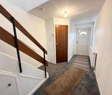 3 bedroom detached house to rent - Photo 5