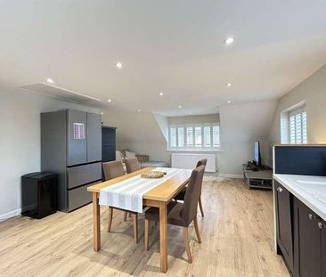 Up Nately, Nr. Basingstoke, RG27 - Photo 6