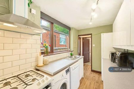 2 bedroom terraced house to rent - Photo 5