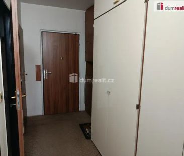 Udržovaný byt 2+kk, Praha 8-Kobylisy (u metra) - Fotografie 1