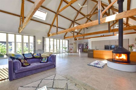 A beautifully converted dairy barn in a quiet rural setting available for *short let*. - Photo 5
