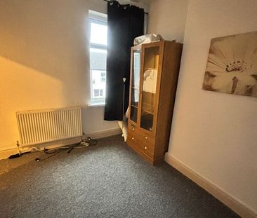 Room in a Shared Flat, Ashley Lane, M9 - Photo 3