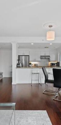 Coal Harbour Bayshore Drive Luxury Executive Furnished 900 sqft Condo - Photo 1