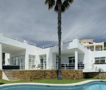 5 bedroom luxury Villa for rent in Marbella, Spain - Photo 1