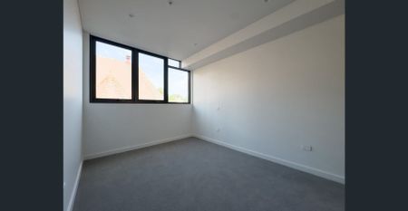 Modern 2 Bed 2 Bath Apartment in Prime Burwood Location | Walk to Station & Westfield - Photo 4