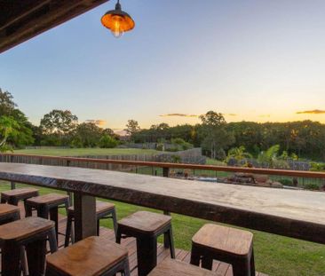 Resort-Style Entertainer on a Huge Block - 2827sqm! - Photo 4