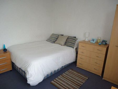 5 bedroom terraced house to rent - Photo 4