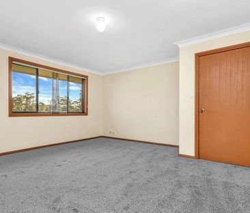 Two Bedroom, Brick Beauty - Photo 2