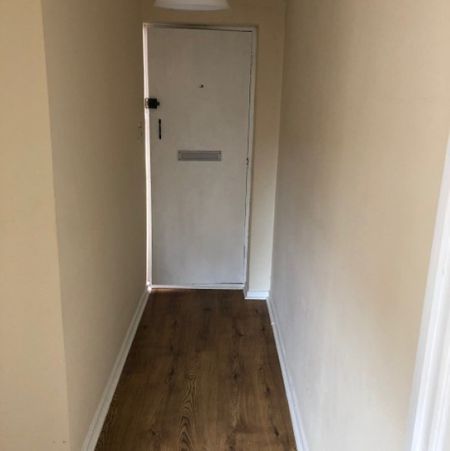 1 Bed Flat, May Court, NG5 - Photo 5