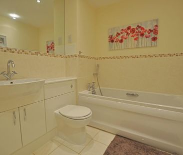 2 bedroom ground floor flat to rent - Photo 5