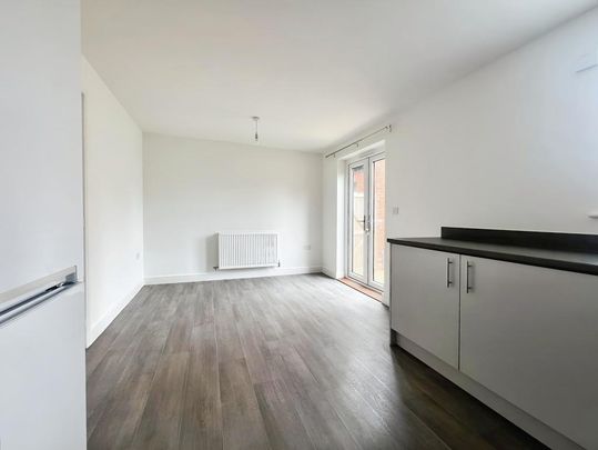 4 bedroom detached house to rent - Photo 1