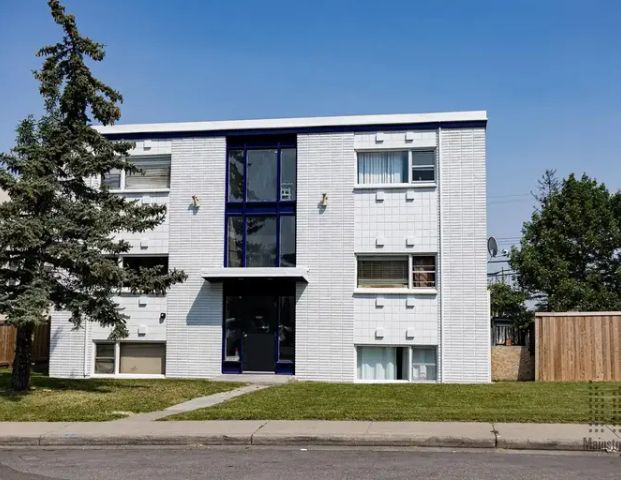 Westbrook Mallside Apartments | 1612 38 Street SW, Calgary - Photo 1