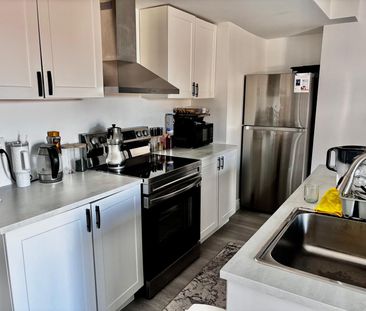 For Lease - 21 Blue Forest Crescent, Barrie, Ontario - Photo 5