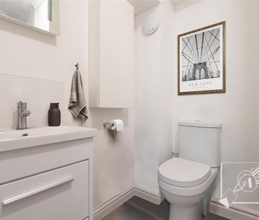 1 bedroom in a house share to rent - Photo 6