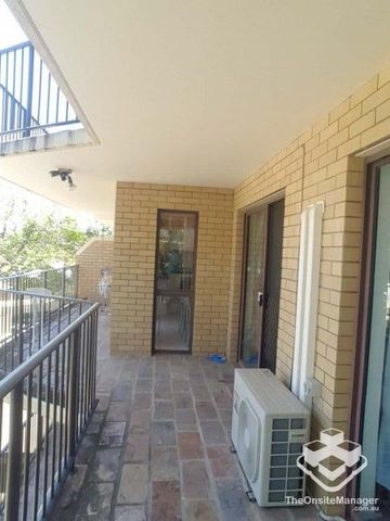 Two bedroom furnished apartment , walk to UQ St lucia campus - Photo 3