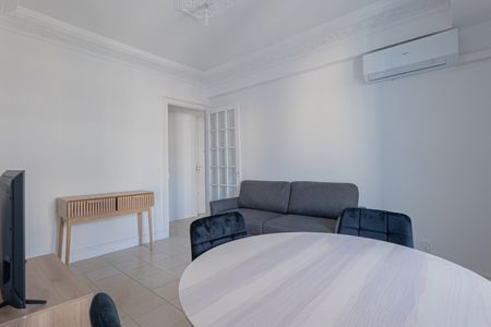 Location Appartement 3 pièces 55m² NICE 06000 - Photo 3