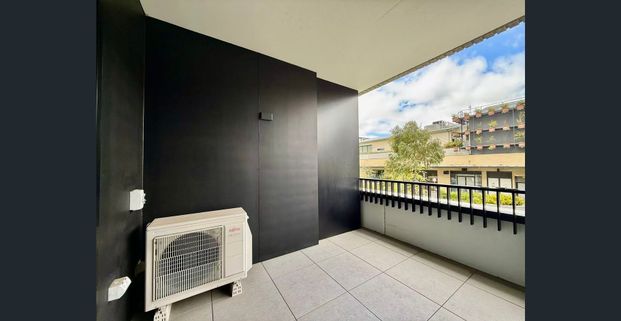 Two Bedroom Two Bathroom Apartment in Burwood East (Opposite The Brick Shopping Centre) - Photo 1