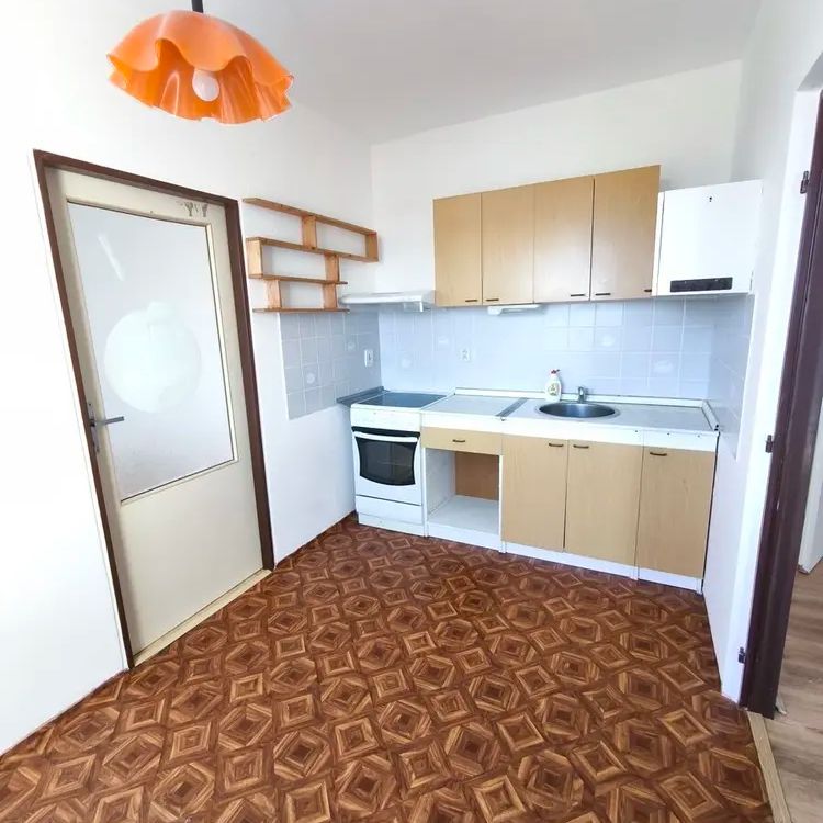 PRONÁJEM BYTU 2+1 S BALKONEM – NEPOMUK, UL. NA VINICI - Fotografie 1
