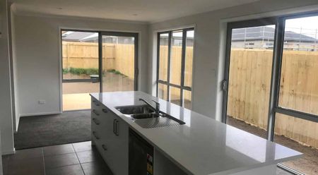 Rainsford Rd Beauty - Photo 2