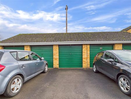 2 bedroom maisonette to rent - Photo 3