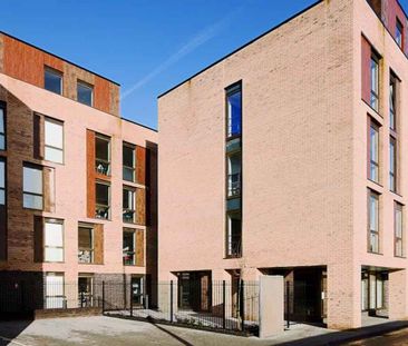 Silver Ensuite - Photo 1